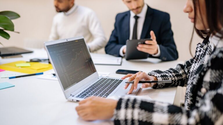 Cashflow-Management fuer Selbststaendige: So sicherst du deine Liquiditaet