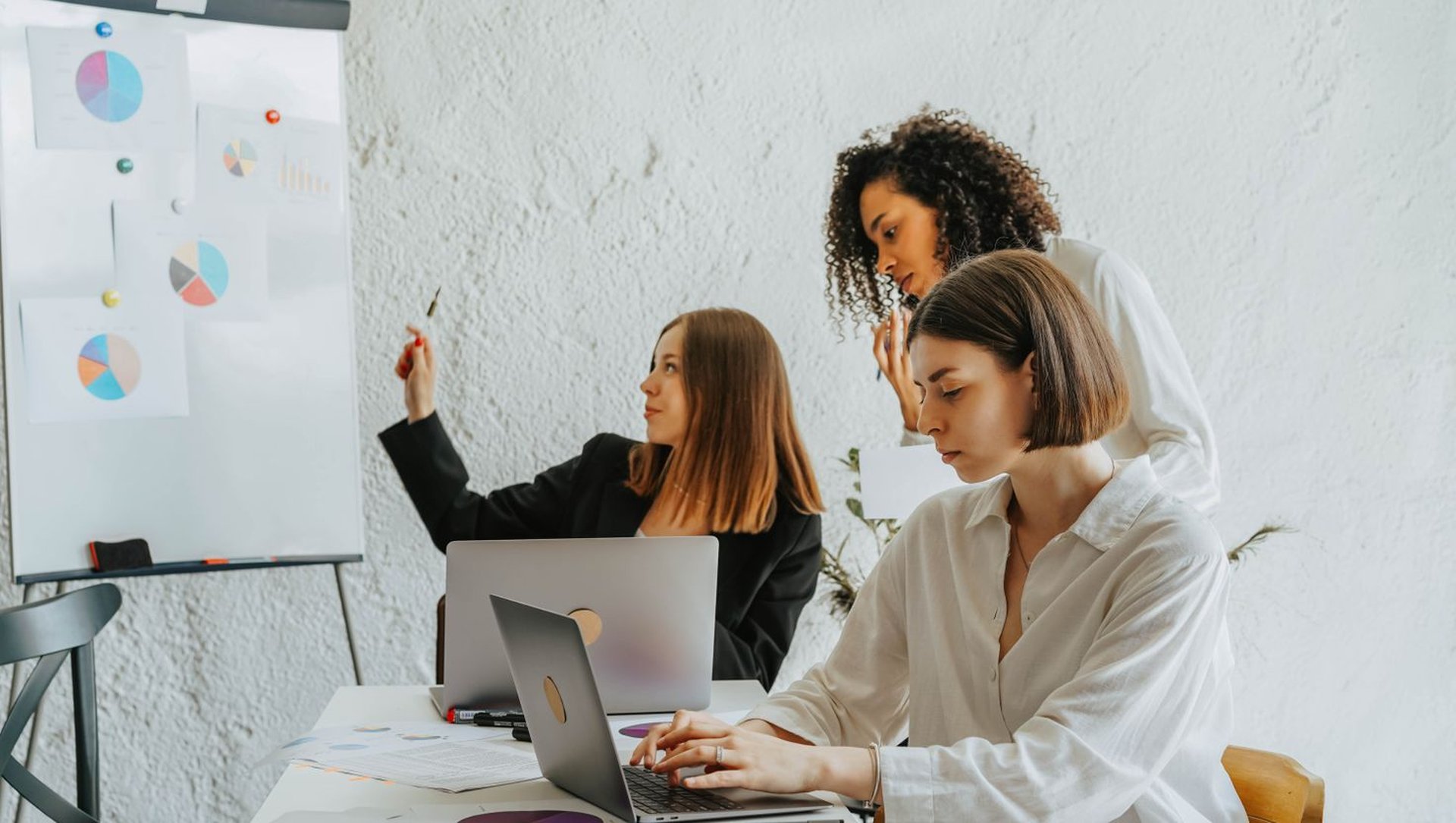 Team aufbauen als Solopreneurin: So skalierst du ohne Anstellung